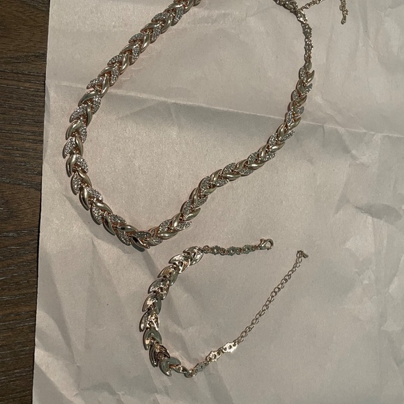 Necklace & Bracelet Set - Picture 8 of 9